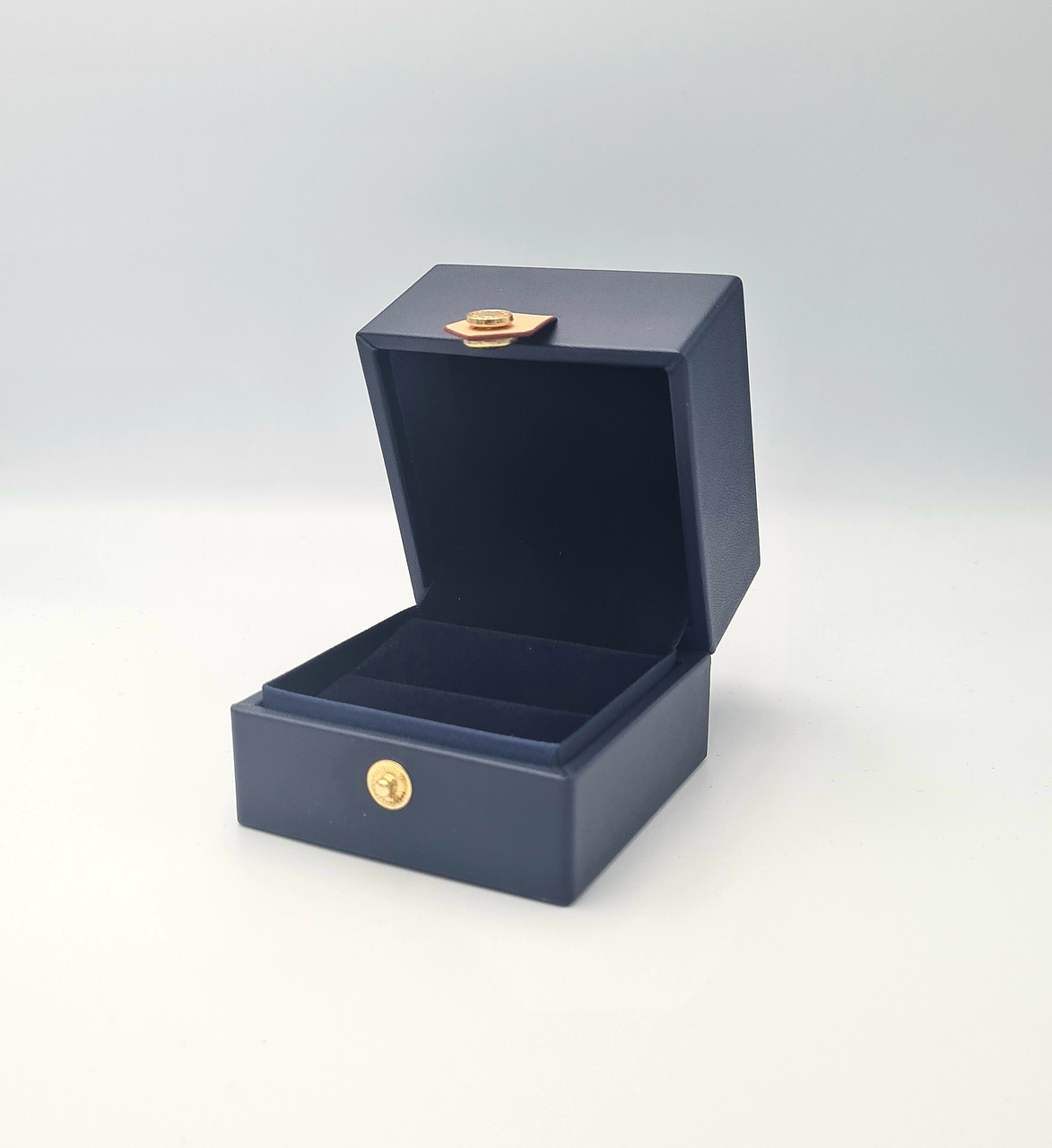 Ювелирная коробочка синяя с кнопкой для кольца 19375-139 - фото 2 - id-p103705126