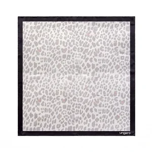 Платок Ungaro Léopardo White-grey