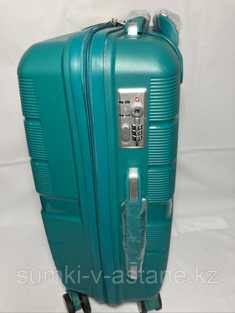 Большой пластиковый дорожный чемодан на 4-х колёсах "Travel Time" (высота 74 см, ширина 47 см, глубина 27 см) - фото 4 - id-p100382320