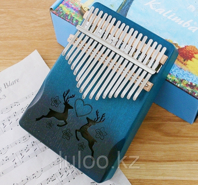 Калимба "Олений край", 17 нот до-мажор. Деревянный музыкальный инструмент, синий с градиентом.