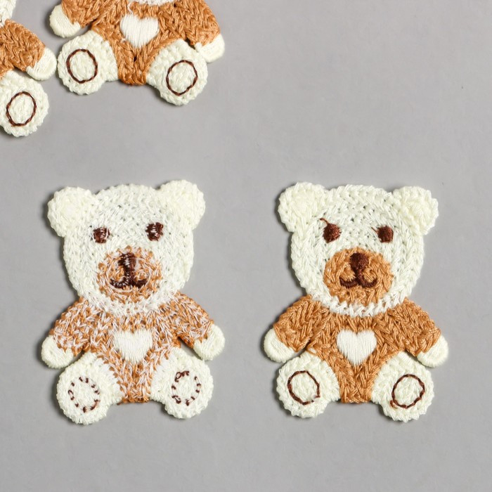 Декор для творчества текстиль вышивка "Медвежонок с сердечком" 5,8х4,6 см