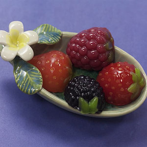 Пластиковая форма для мыла "Ягодки" 4шт, размер каждой ягодки 2х1,5х2,3 см