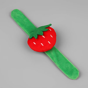 Игольница на браслете «Клубничка», 23 × 7 × 2,5 см, цвет зелёный/красный