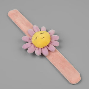 Игольница на браслете «Цветочек», 23 × 8 × 2,5 см, цвет розовый