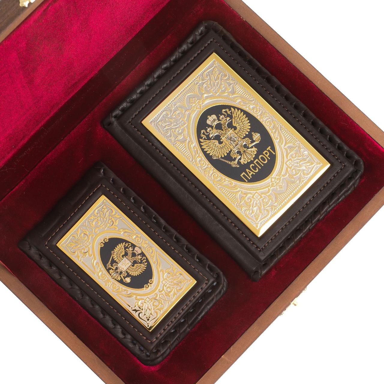 Подарочный набор для мужчин "Документы" визитница и обложка для паспорта из натуральной кожи в деревянной - фото 1 - id-p95276169