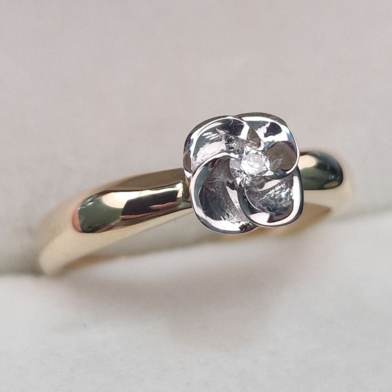 Золотое кольцо с бриллиантами 0.053Сt SI1/H, VG - Cut