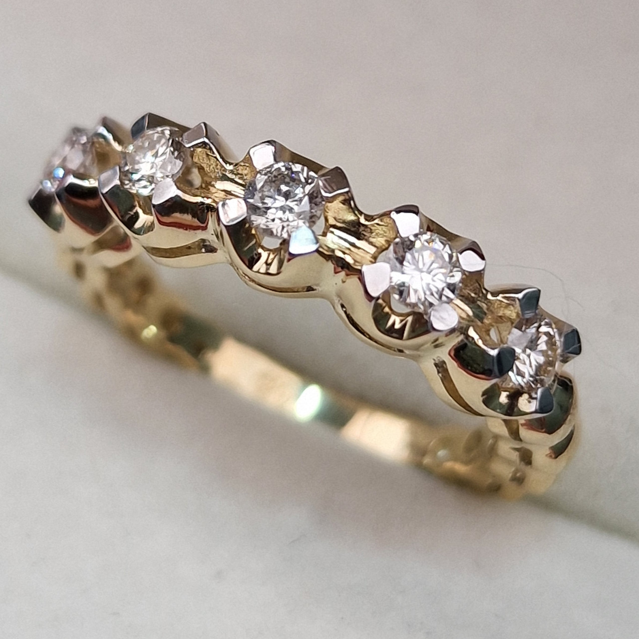 Золотое кольцо с бриллиантом 0,26Сt VS2-SI2/J VG-Cut