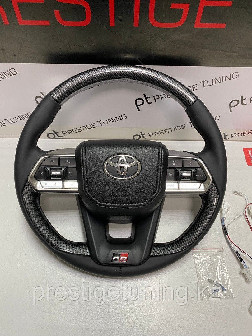 Руль в сборе на Land Cruiser Prado 150 2010-21 дизайн LC300 GR (Карбон)