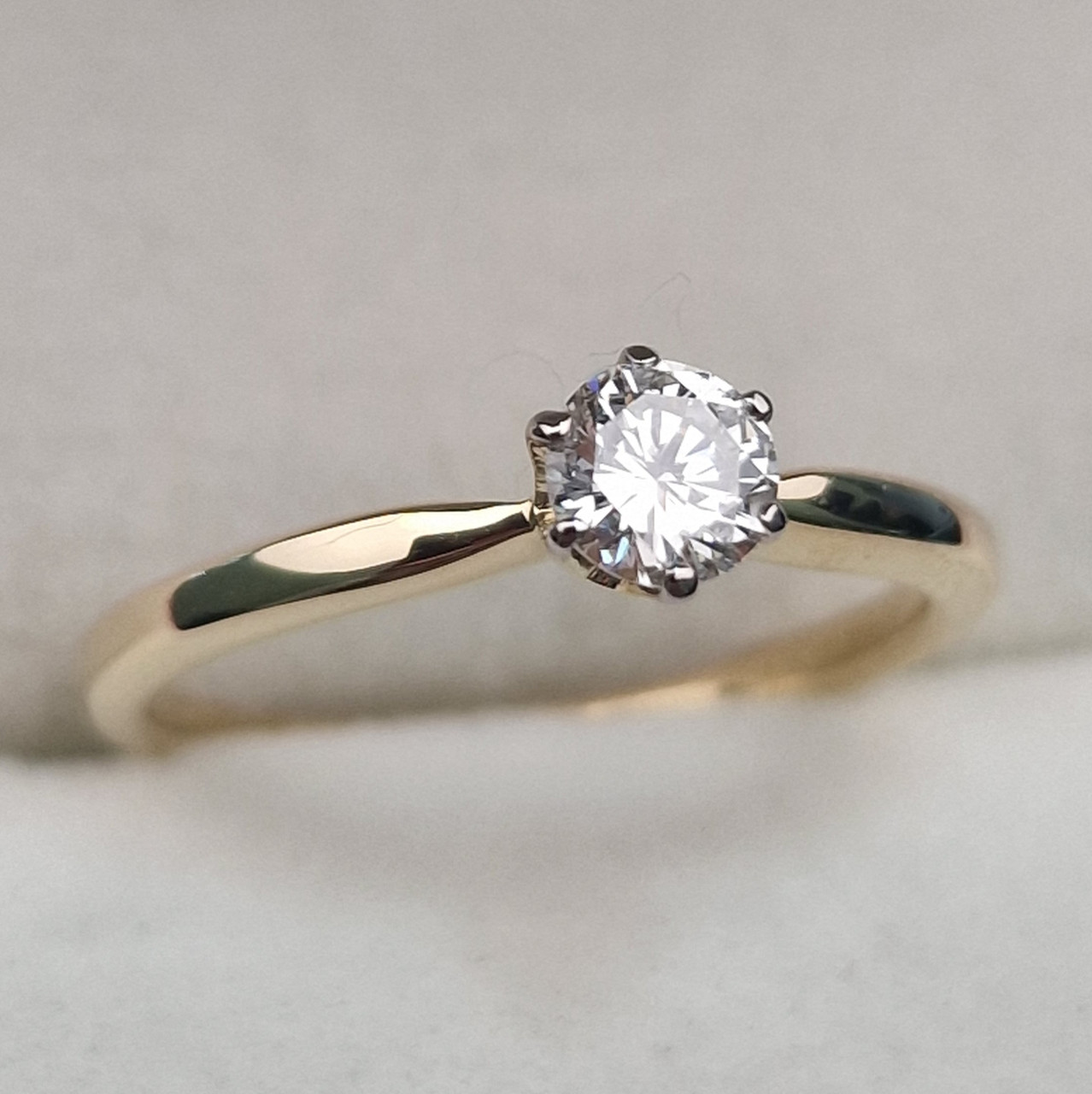 Золотое кольцо с бриллиантами 0.31Сt VVS2/K, VG - Cut