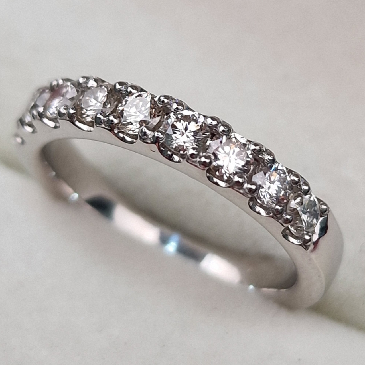 Золотое кольцо с бриллиантами 0.53Сt VS2-SI1/J, VG - Cut