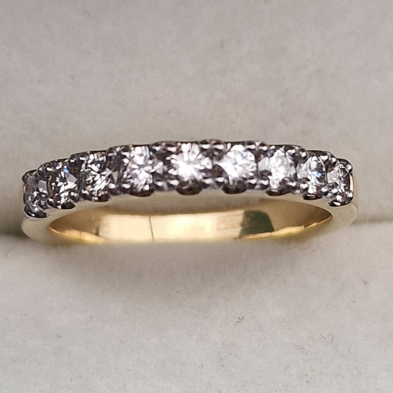 Золотое  кольцо с бриллиантами 0.56Ct VS2-SI1/J, VG-Cut