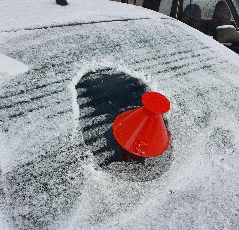 Автомобильный конусный скребок для чистки снега