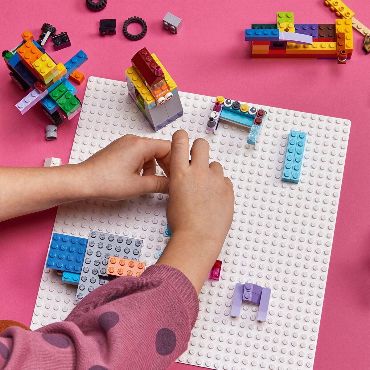 Белая базовая пластина Classic 11026  LEGO