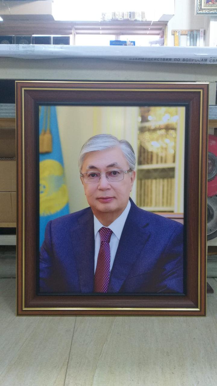 Портрет Президента Р.К - фото 1 - id-p103208402