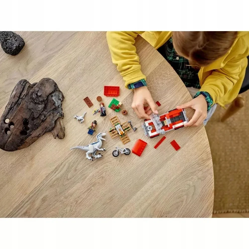 LEGO Jurassic World 76946 Захват синего и бета-велоцираптора