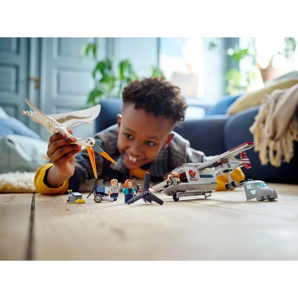 Lego 76947 Jurassic World Кетцалькоатль: нападение на самолёт
