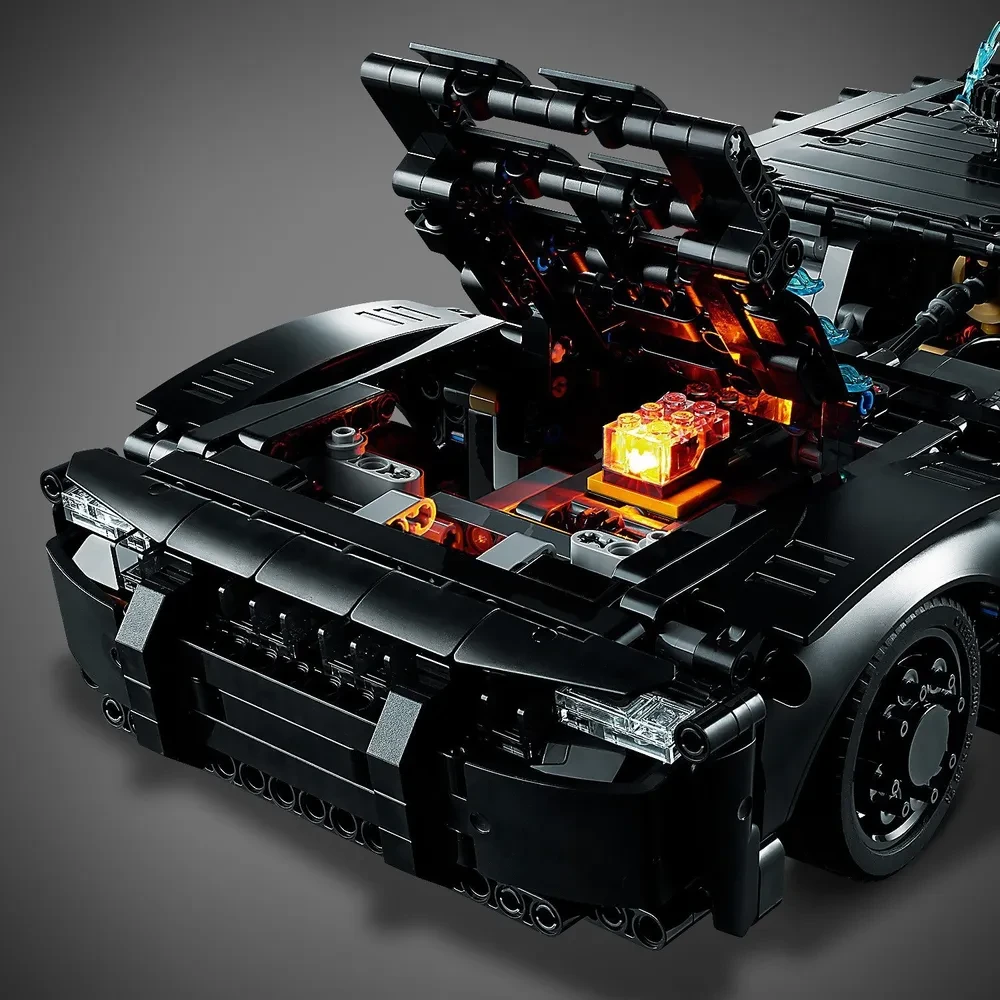 Конструктор LEGO Technic Бэтмен Бэтмобиль 42127