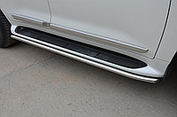 Защита штатного порога сбоку d42 ПапаТюнинг для Toyota Land Cruiser 200 Executive Lounge 2020-(обновленный)