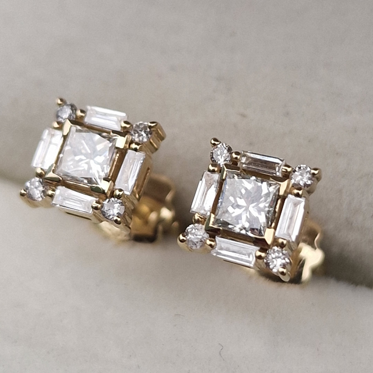 Золотые серьги с бриллиантами 0.70Ct VS2/H, VG-Cut
