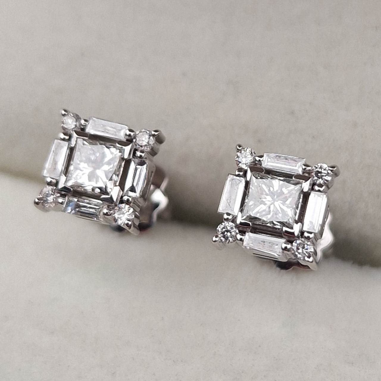 Золотые серьги с бриллиантами 0.70Ct VS2/H, VG-Cut