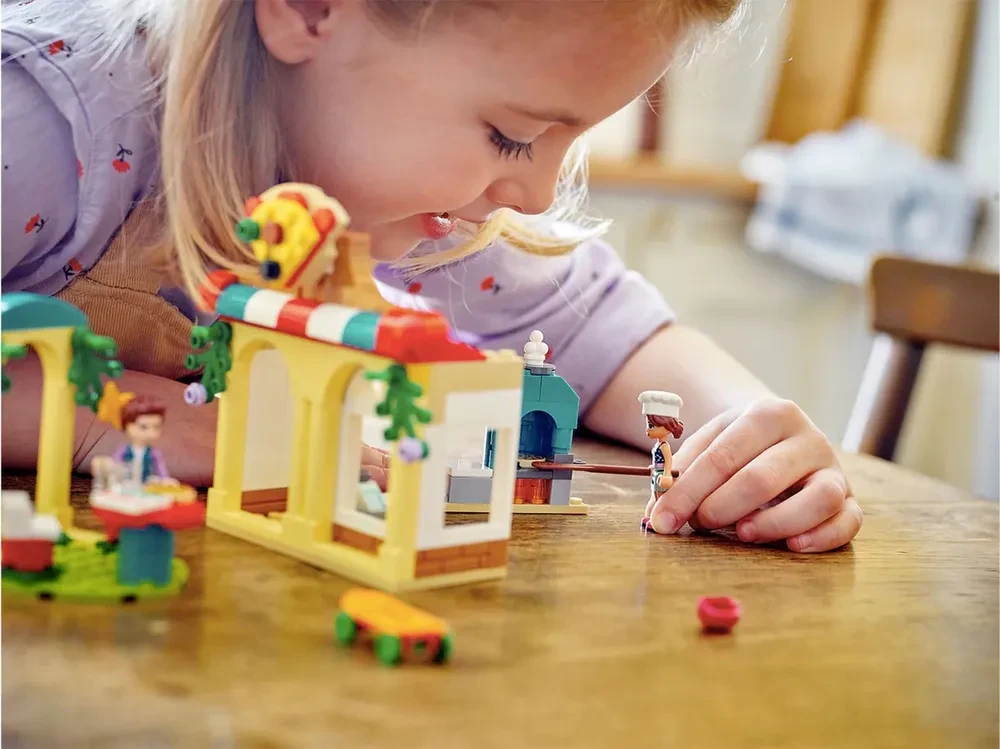 Конструктор LEGO Friends 41705 Пиццерия Хартлейк Сити