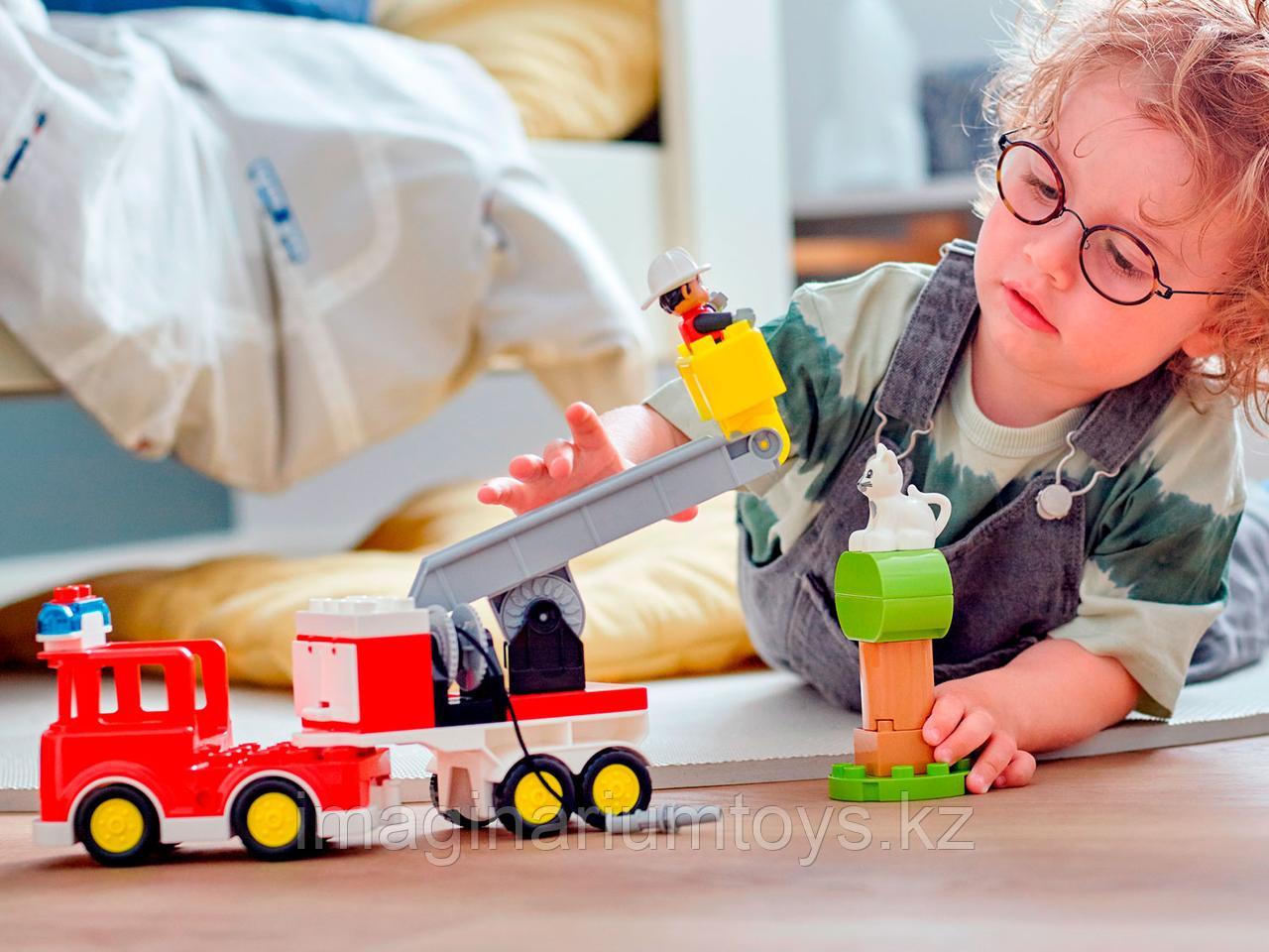 Конструктор LEGO Пожарная машина DUPLO 10969 - фото 4 - id-p105094800