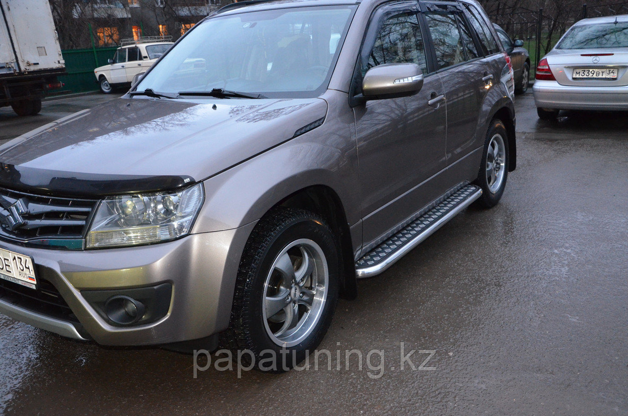 Пороги с накладным листом d53 ПапаТюнинг для Suzuki Grand Vitara 2005-2012 - фото 2 - id-p105048252