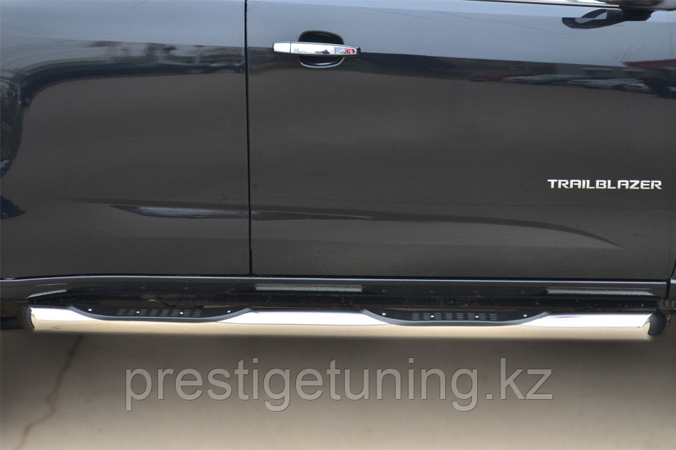 Пороги труба d76 с накладкой (вариант 1) Chevrolet Trailblazer 2012-2016 - фото 2 - id-p105095799
