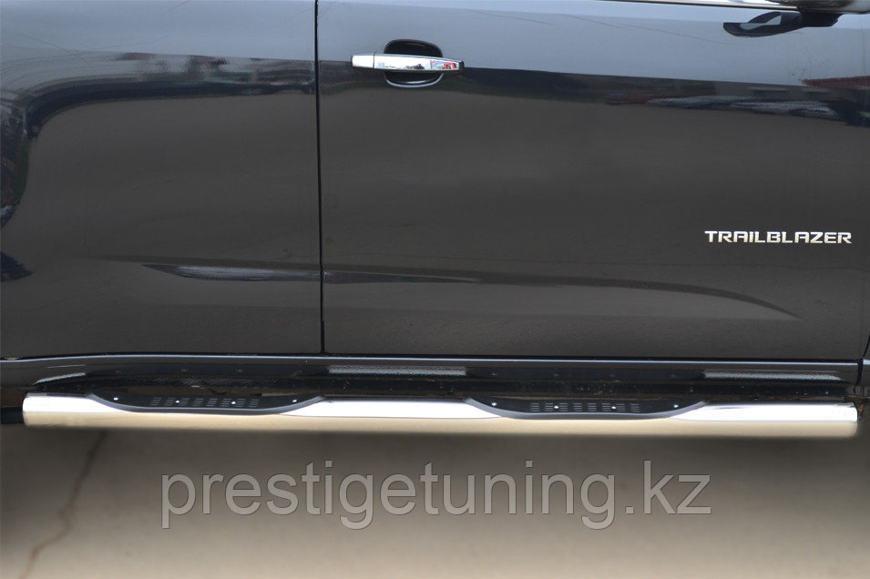 Пороги труба d76 с накладкой (вариант 3) Chevrolet Trailblazer 2012-2016 - фото 3 - id-p105095801