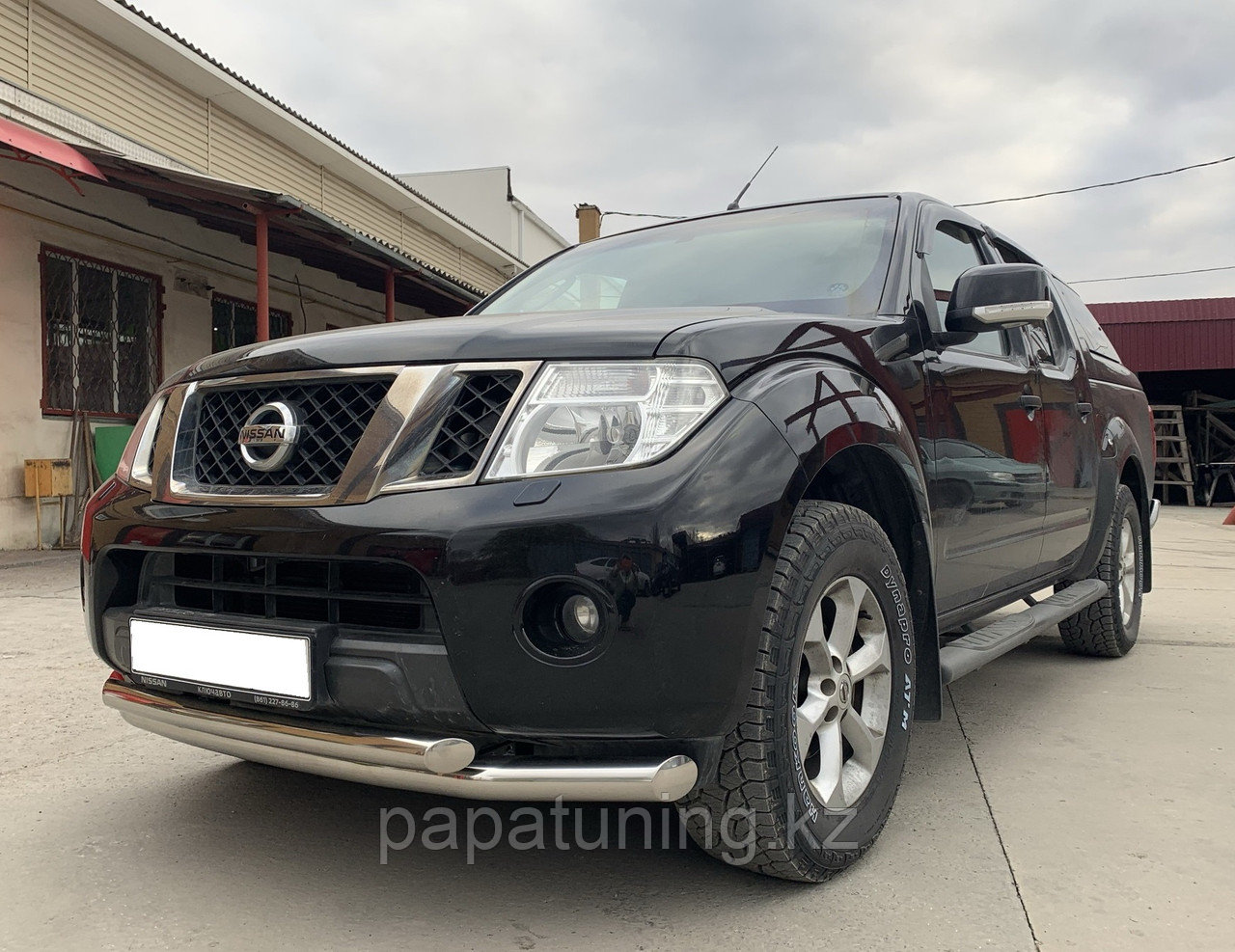 Защита переднего бампера двойная (радиус) d 76/60 ПапаТюнинг для Nissan Navara 2005-2015 - фото 2 - id-p105047991