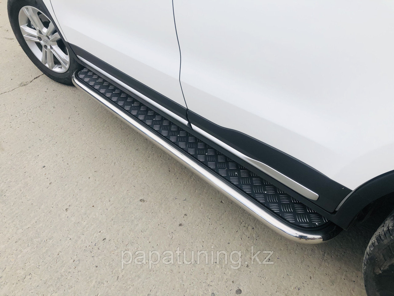 Пороги с накладным листом d53 ПапаТюнинг для Geely Atlas 2018-, фото 1