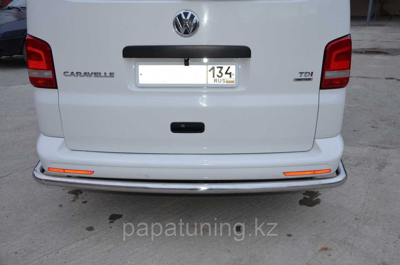 Защита заднего бампера угловая d60 ПапаТюнинг для Volkswagen T5 Caravella 2009-2015 - фото 2 - id-p105048908