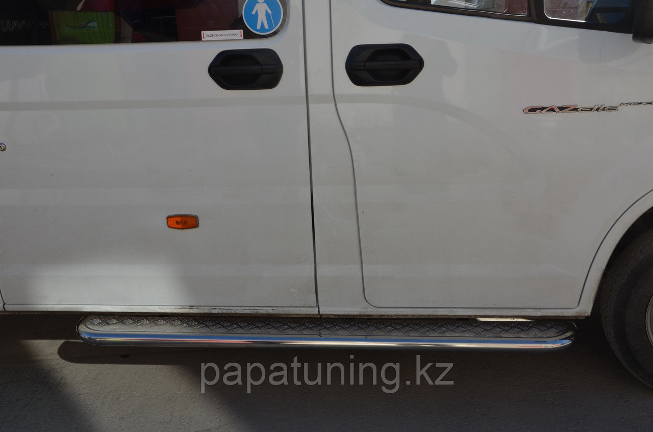 Пороги с накладным листом (пассажирская сторона, ширина ступени170) d53 ПапаТюнинг для ГАЗель Next 2014- - фото 2 - id-p105047349