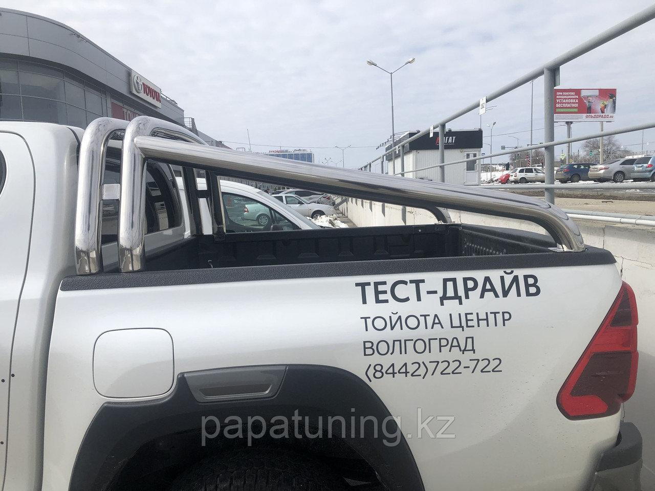 Защитная дуга двойная d76/76 ПапаТюнинг для Toyota Hilux 2015-2018 - фото 1 - id-p105048391