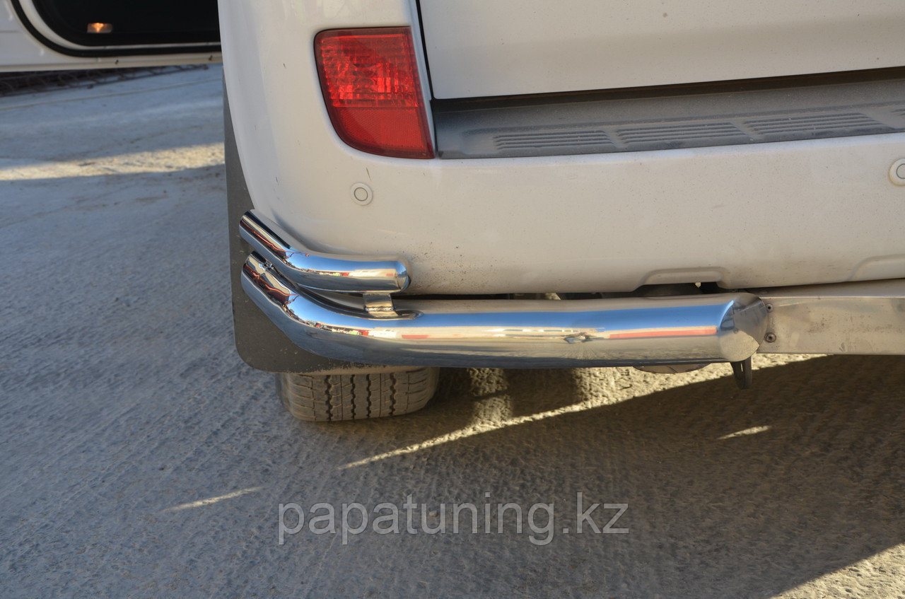 Защита заднего бампера угловая двойная d76/42 ПапаТюнинг для Toyota Land Cruiser 200 2012-2015 - фото 2 - id-p105048519
