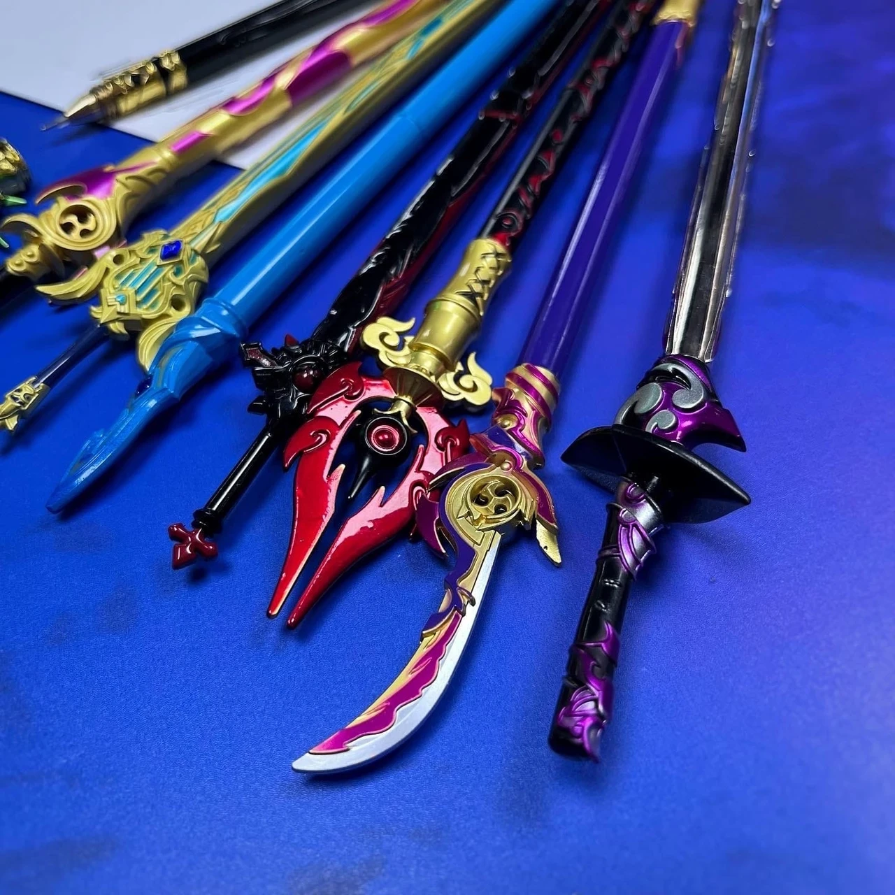 Ручки в виде оружия из игры Genshin Impact (в ассортименте) - фото 2 - id-p105275088