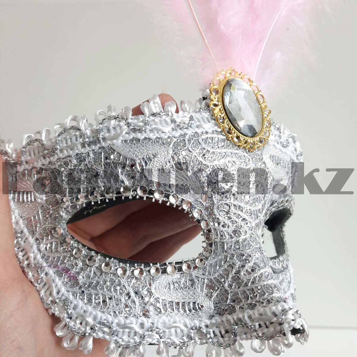 Венецианская маска Коломбина кружевная с перьями серебряная - фото 3 - id-p105318357