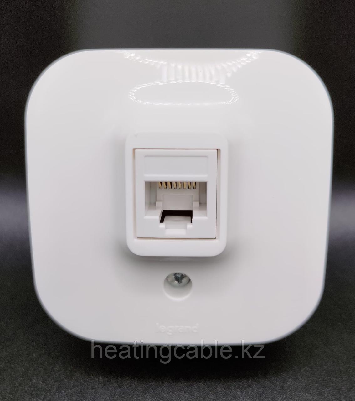 Розетка компьютерная накладная Legrand Quteo RJ45 UTP cat 5 цвет белый