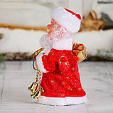 Дед Мороз "Красная шубка, с колокольчиком" двигается, 17,5 см, фото 2