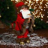 Дед Мороз "В свитере и шубке с коричневым мехом" двигается, фонарь светится, 15х35 см, фото 2
