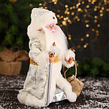 Дед Мороз "В белой шубке, с посохом и мешком" двигается, 12х28 см, фото 2