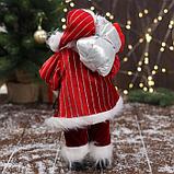 Дед Мороз "В красной полосатой шубе, с подарками" 16х30 см, фото 3