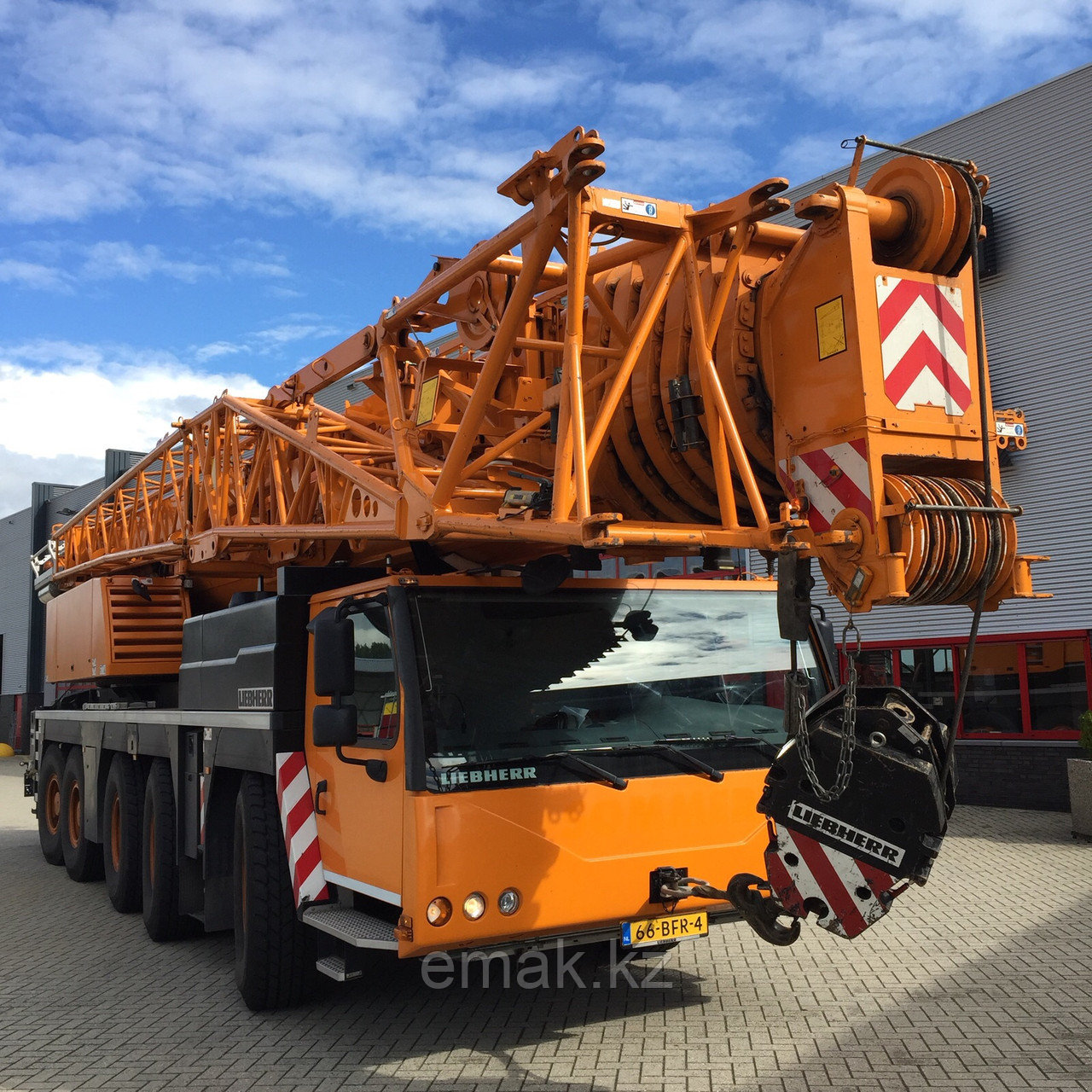 Аренда LIEBHERR LTM1200 Кран 200т - фото 1 - id-p13201891