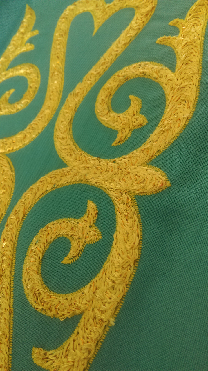 Флаг Республики Казахстан кабинетный, размер 1*2, габардин тамбурная вышивка с бахромой - фото 1 - id-p13202241