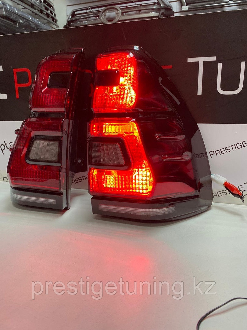 Задние фонари на Lexus GX470 2003-09 дизайн 2018 (Красный цвет) - фото 3 - id-p105486463