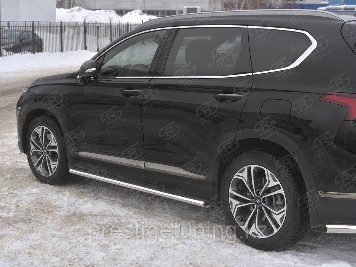 Пороги труба 120х60 овал с проступью Hyundai Santa Fe 2018-2021