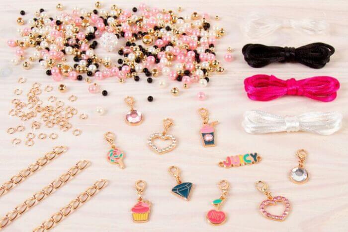 Набор для творчества Make It Real Браслеты с бусинами Juicy Couture Pink and Precious Bracelets