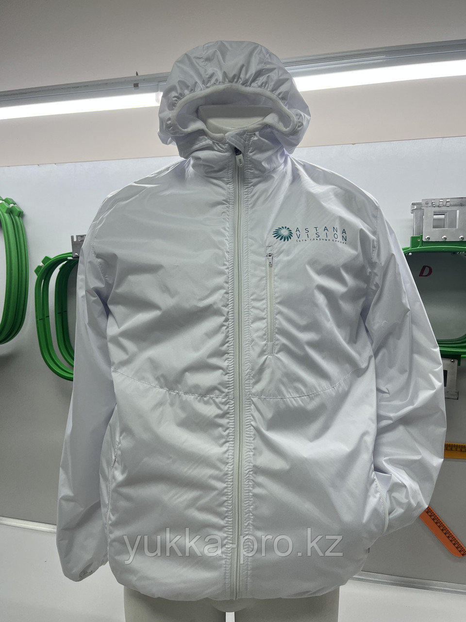 Ветровка, куртка