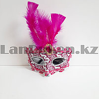 Венецианская маска Коломбина кружевная с перьями розовая