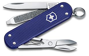 Нож перочинный Victorinox Classic Night Dive (0.6221.222G) 58мм 7функц. карт.коробка